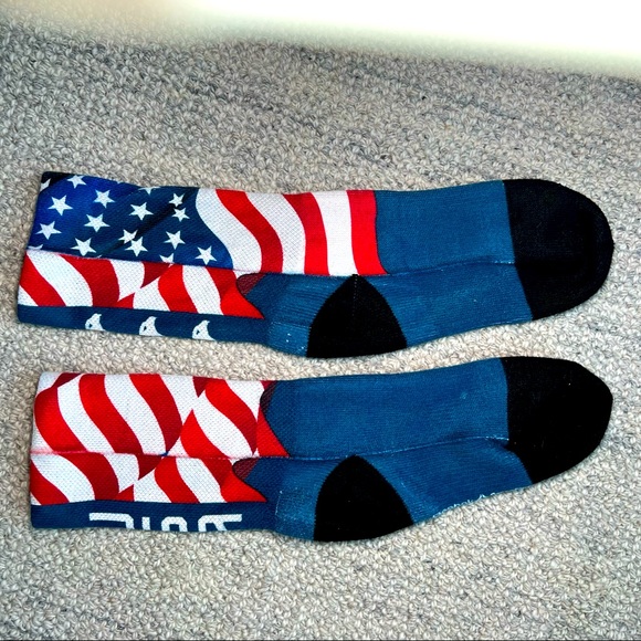 American flag socks - mid calf. Fits approx womens’ size 6-10 - Picture 1 of 5